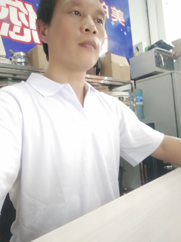 深蓝色的海的第一张照片--南安相亲网